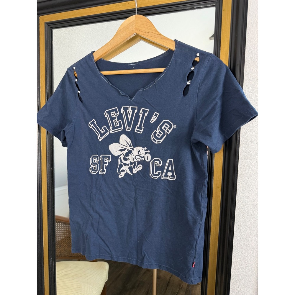 Levis San Francisco CA Boxing Bee Graphic Tee Navy Blue Distressed Size XS